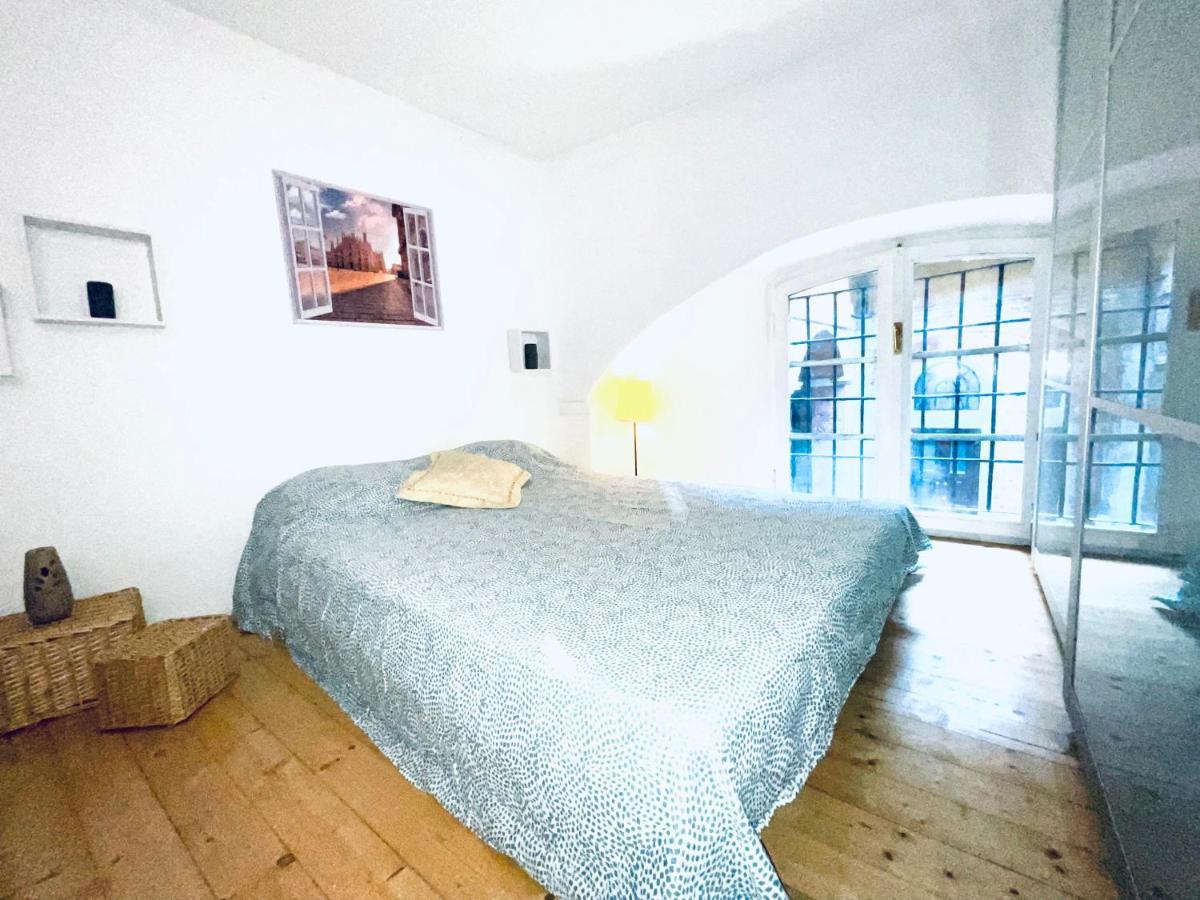 Apartment In 3 Minutes From Duomo Ingresso Via Dei Piatti Милан Экстерьер фото