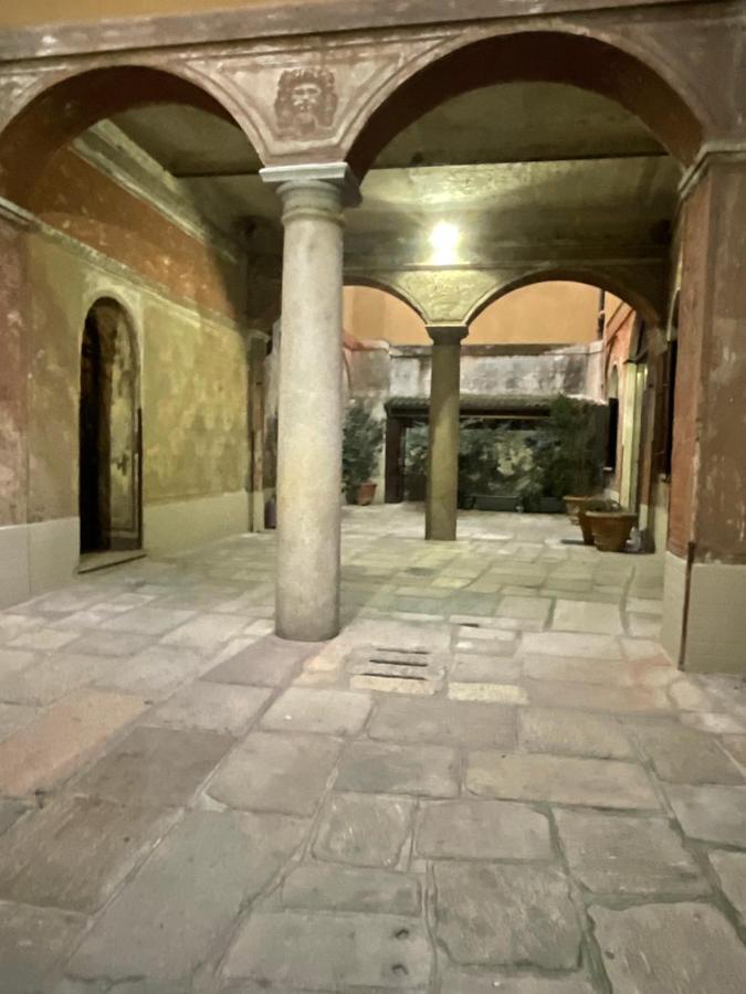 Apartment In 3 Minutes From Duomo Ingresso Via Dei Piatti Милан Экстерьер фото